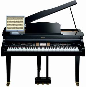 Цифровое фортепьяно Roland KR-15 
в корпусе полурояля с подключенным дисплеем, 
на котором отображаются ноты.