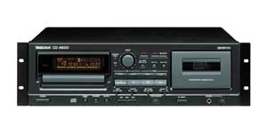 TASCAM CD-A500<br>Комбинация CD-плейера и кассетного магнитофона