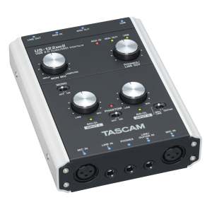 TASCAM US-122MKII<br>Внешний аудио/ MIDI интерфейс