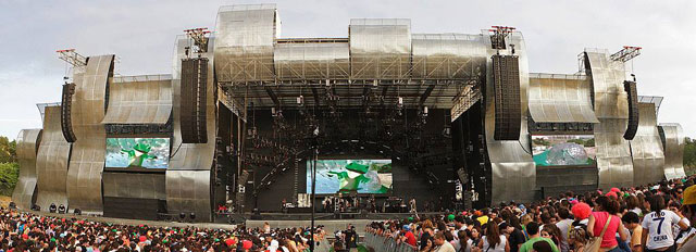 <b>JBL VerTec</b> �� ��������� Rock in Rio, ��������, ����������. 100 000 �������� � ���� ��������